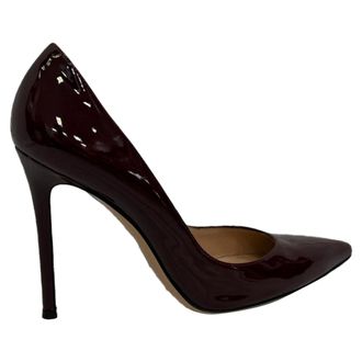 Gianvito Rossi Gianvito Rossi pumps met spitse neus in bordeauxrood lakleer