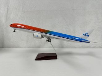 Netfurniture 777 Model Plane 1:57 Scale Mostly Pre-Assembled