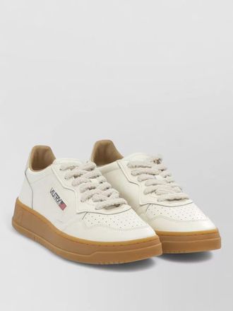 Autry medalist low top sneakers rubber sole