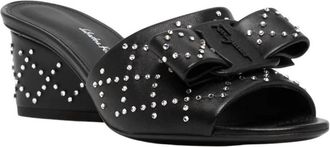 Ferragamo Womens Valery Leather Sandals In Black