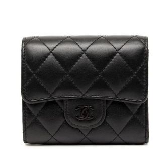 Chanel Pre-owned Wallets, female, Black, Size: ONE SIZE Pre-owned Matelasse Lambskin Trifold Wallet