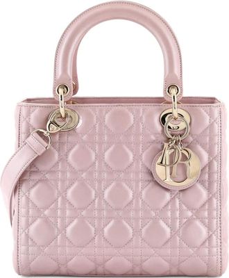 Dior Borsa a tracolla Lady Dior media trapuntata in pelle metallizzata con motivo Cannage - Rosa