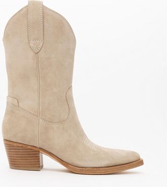 Oncept Womens Winslow Block Heel Boot In Sand