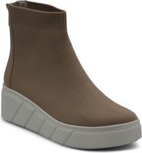 Charles by Charles David Rio Platform Wedge High Top Sneaker in Linen at Nordstrom Rack, Size 6.5