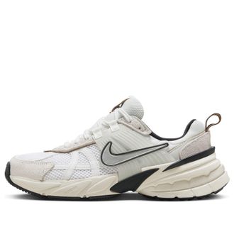 Nike (WMNS) Nike V2K Run Summit White Light Orewood Brown FN6703-100