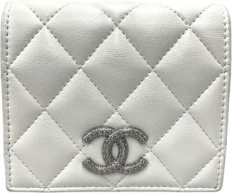 Chanel White Leather Wallet (Bi-Fold) (Pre-Owned)