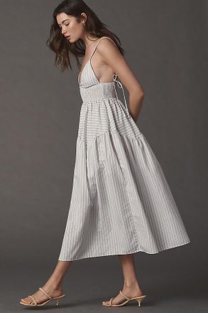 En Saison Haisley Sleeveless V-Neck Midi Dress