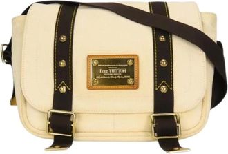 Louis Vuitton Pre-owned Cross Body Bags, female, Beige, Size: ONE SIZE Pre-owned Canvas Cross Body Bag