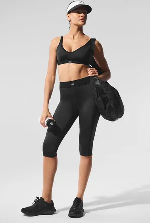 Alo | Airlift High-Waist Line Up Capri Pants in Black, Size: Medium