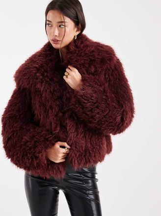 Asos Giacca taglio corto bordeaux in pelliccia sintetica-Rosso