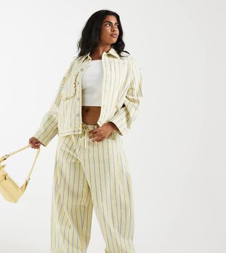 Pieces Pieces Curve - Jeans a cilindro gialli e blu a righe in coordinato-Giallo