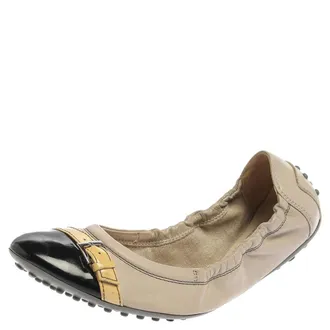 Tod's Tods Beige/black Leather And Patent Leather Cap Toe Buckle Detail Scrunch Ballet Flats