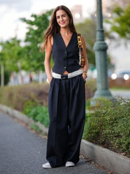 Gilet e pantalone: la combo must-have del rientro