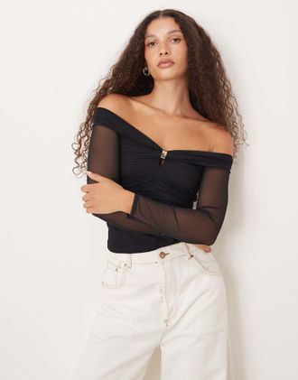 Abercrombie & Fitch Top a maniche lunghe nero con spalle scoperte e dettaglio in metallo