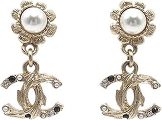 Chanel Orecchini CC placcati oro con perle sintetiche e strass 2022