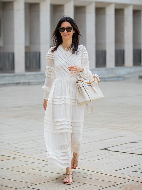 how to style a white summer dress in fall and winter