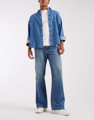 Wrangler Jeans bootcut ampi lavaggio medio-Blu