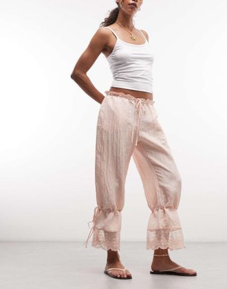 Monki Pantaloni a palloncino testurizzati rosa polvere con dettagli in pizzo
