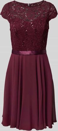 Jake*s Cocktailkleid mit Häkelspitze in Bordeaux, Größe 32