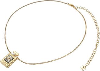 Chanel Collana con pendente CC placcata oro con cristalli e perle sintetiche 2020