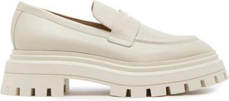 Stuart Weitzman Bedford Loafers - Dames - Loafers - Beige - 40 1/2 EU - Leer - Schoenen