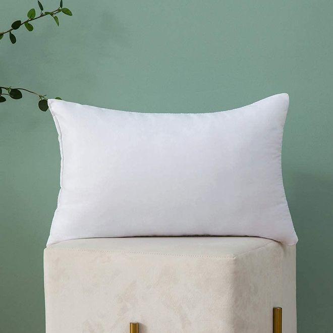 Miulee Kissen 30x50 cm Füllung 4er Set, Waschbare Kissenfüllung Sofakissen, Polster Innenkissen Dekokissen, Polyester Füllkissen als Couchkissen, Sofa Kissen ab 31,99 €