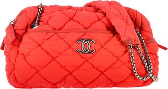 Chanel Chanel Bubble Quilt Chain schoudertas in rood nylon