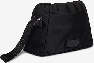 Moncler Asymmetrische Clutch aus technischem Gewebe Trick