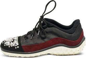 Miu Miu Su&egrave;de sneakers verfraaid met kristallen - Zwart