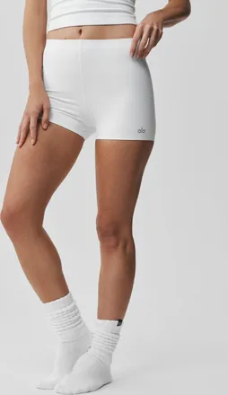 Alo 2 ALO Softsculpt Mid-Rise Short in White, Size: Medium