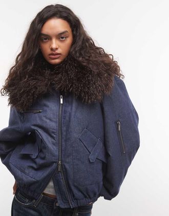 Collusion giacca bomber imbottita con colletto in pelliccia sintetica in denim-blu navy