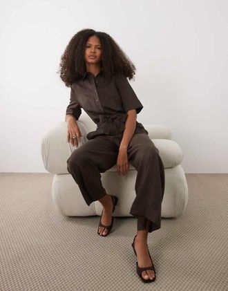 Mango Tuta jumpsuit a maniche corte in misto lino marrone con cintura