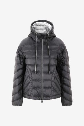 Moncler Kurze leichte Daunenjacke mit Kapuze und silbernem Ripstopfutter Delfo