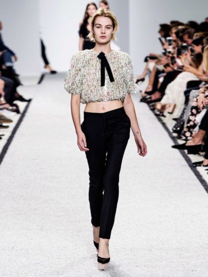 Questi sono i best look delle sfilate PE17 che puoi copiare ora senza finire lo stipendio