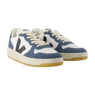 Veja Womens V-10 Sneaker White Calfskin