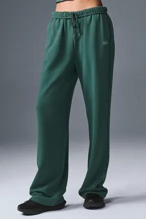 Alo | Accolade Straight Leg Sweatpant in Winter Ivy, Size: Small