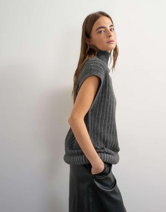 Topshop top lungo in maglia a coste con collo a imbuto in lana e orlo tubolare, color antracite-Neutro