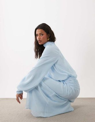 Asos Vestito lungo in chiffon accollato drappeggiato con allacciatura al collo azzurro-Blu
