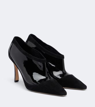 Manolo Blahnik Ters suede and patent leather pumps