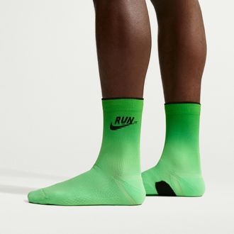 Nike Unisex Run Midweight Running Crew Socks (1 Pair) in Green | IZ2744-300