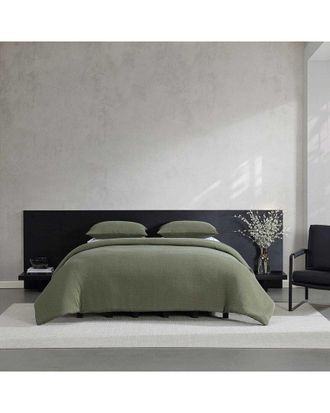 Vera Wang Carved Lines Matelass&eacute; Comforter Set