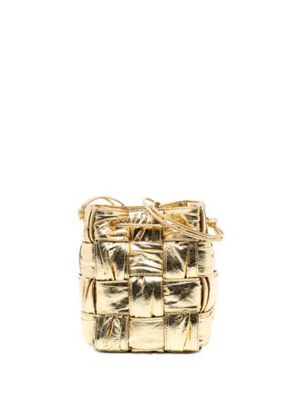 Bottega Veneta 2012-2025 Small Metallic Crushed Nappa Maxi Intrecciato Cassette bucket bag - women - Nappa Leather - One Size - Gold