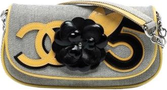 Chanel Pre-owned Shoulder Bags, female, Gray, Size: ONE SIZE Pre-owned Canvas Shoulder Bag