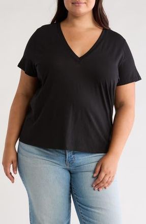 Vince Essential V-Neck T-Shirt in Black at Nordstrom Rack, Size 3X-Large
