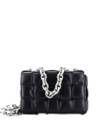 Bottega Veneta Cassette Chain Padded Maxi Intrecciato Leather crossbody bag - Zwart