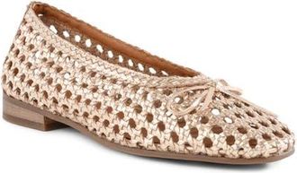 Seychelles Flagstaff Woven Flat in Gold at Nordstrom, Size 8.5