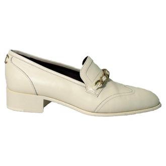 Chanel Pre-owned Womens Chain Accent Wingtip Loafers in White Leather - Ecru - Size 36.5 EU/IT