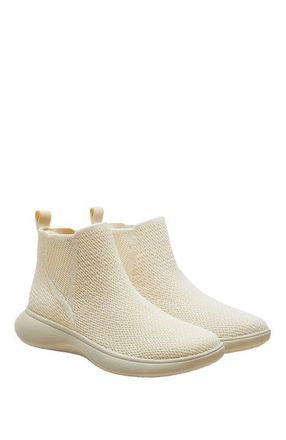 Vivaia Round-Toe Slip-On Sneaker Boots in Cream Jagged at Nordstrom, Size 9.5