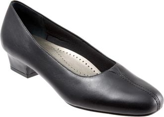 Trotters Doris Pump WomenBlack Leather Closed Toe Block Heel Slip On ZOGG3035