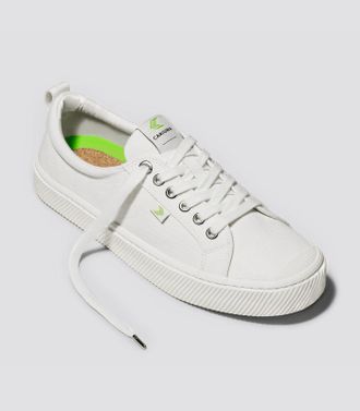 Cariuma Womens Cariuma OCA Low Sneakers Off-White Canvas Lifestyle Shoes HAWK2316